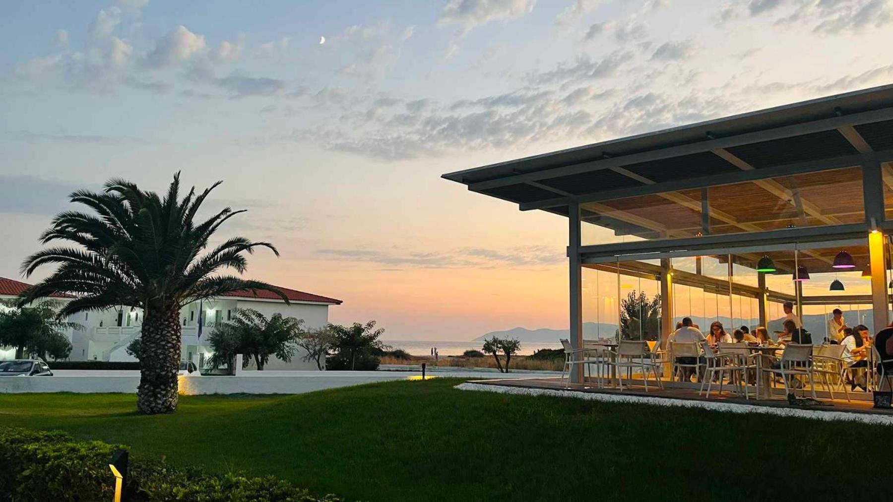 Sirenes Beach Resort Samos Town Exterior foto